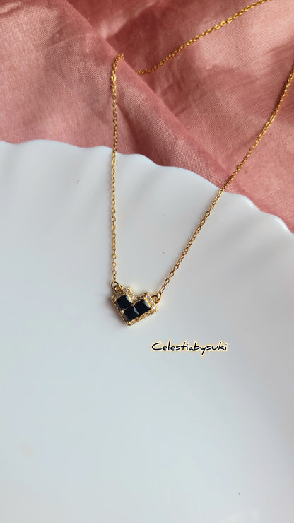 ✨Noir Heart Pendant✨