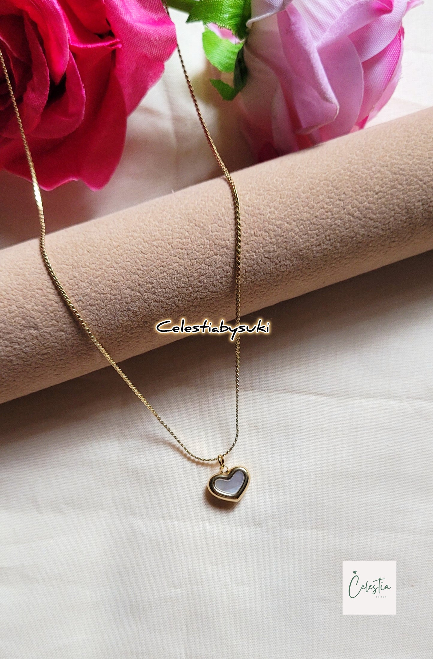 ✨Glass Heart Glow Necklace✨