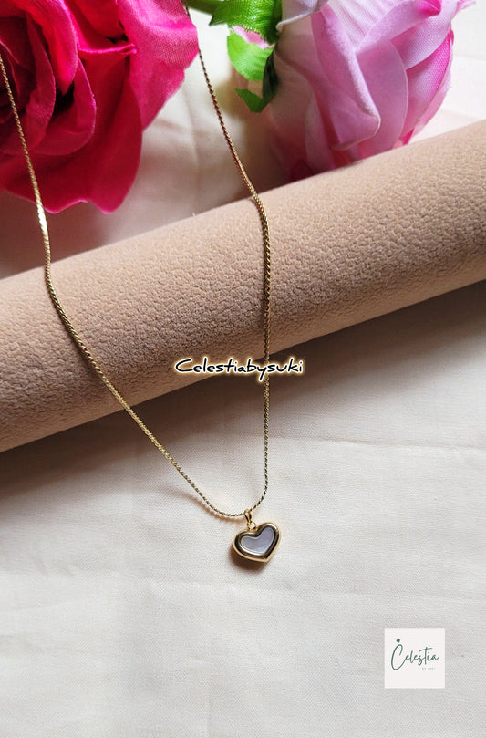 ✨Glass Heart Glow Necklace✨