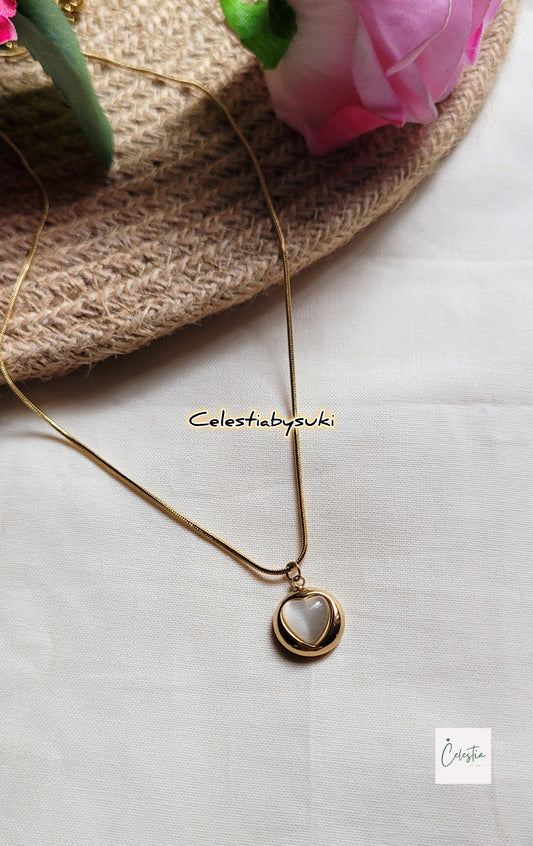 Golden Aura Heart Pendant ✨💗